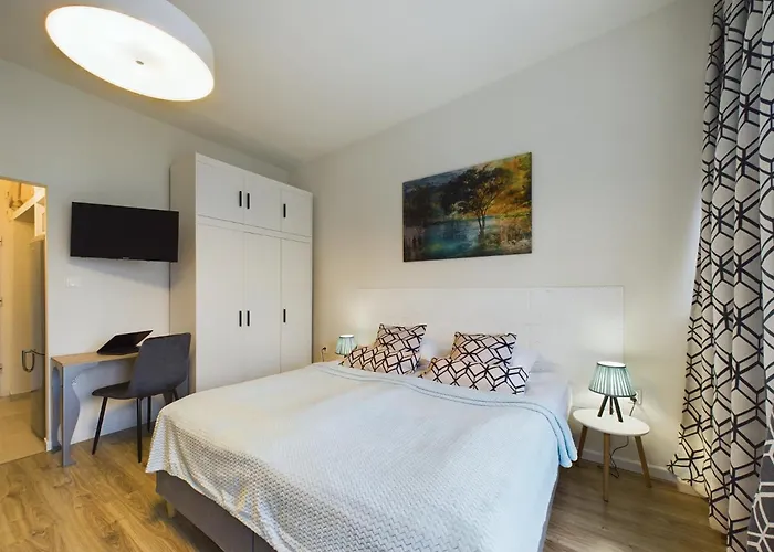 Aleja Jana Pawla II Studio For 4 Guests With Air-Conditioning Warsaw By Noclegi Renters