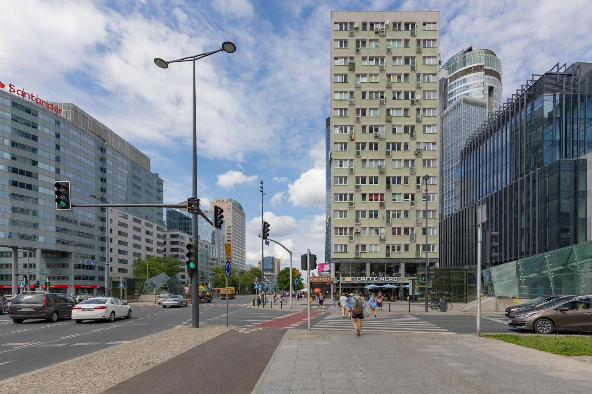 Aleja Jana Pawla Ii For 4 Guests With Air-conditioning By Renters Warszawa