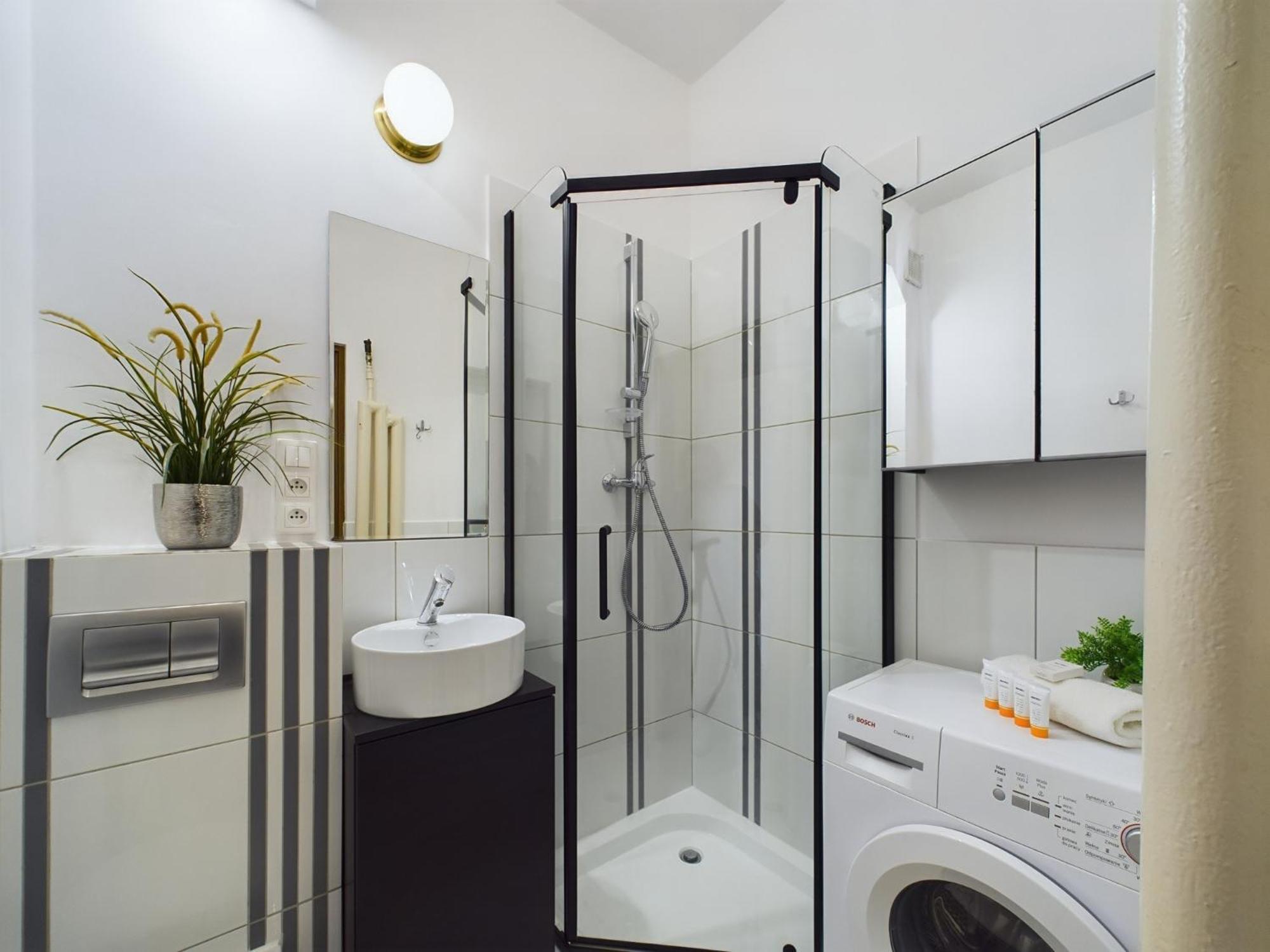 Aleja Jana Pawla Ii For 4 Guests With Air-conditioning By Renters Warszawa